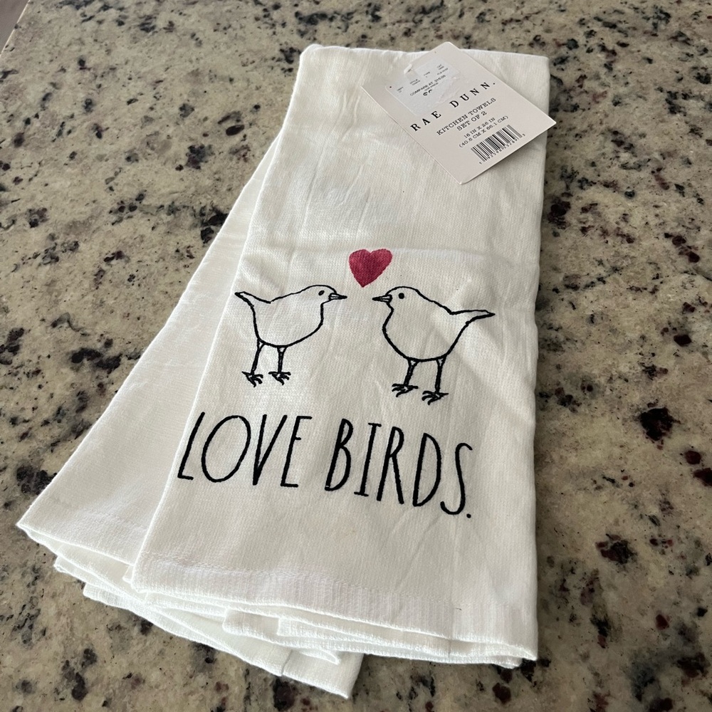 Rae Dunn Kitchen Towel Set(2)